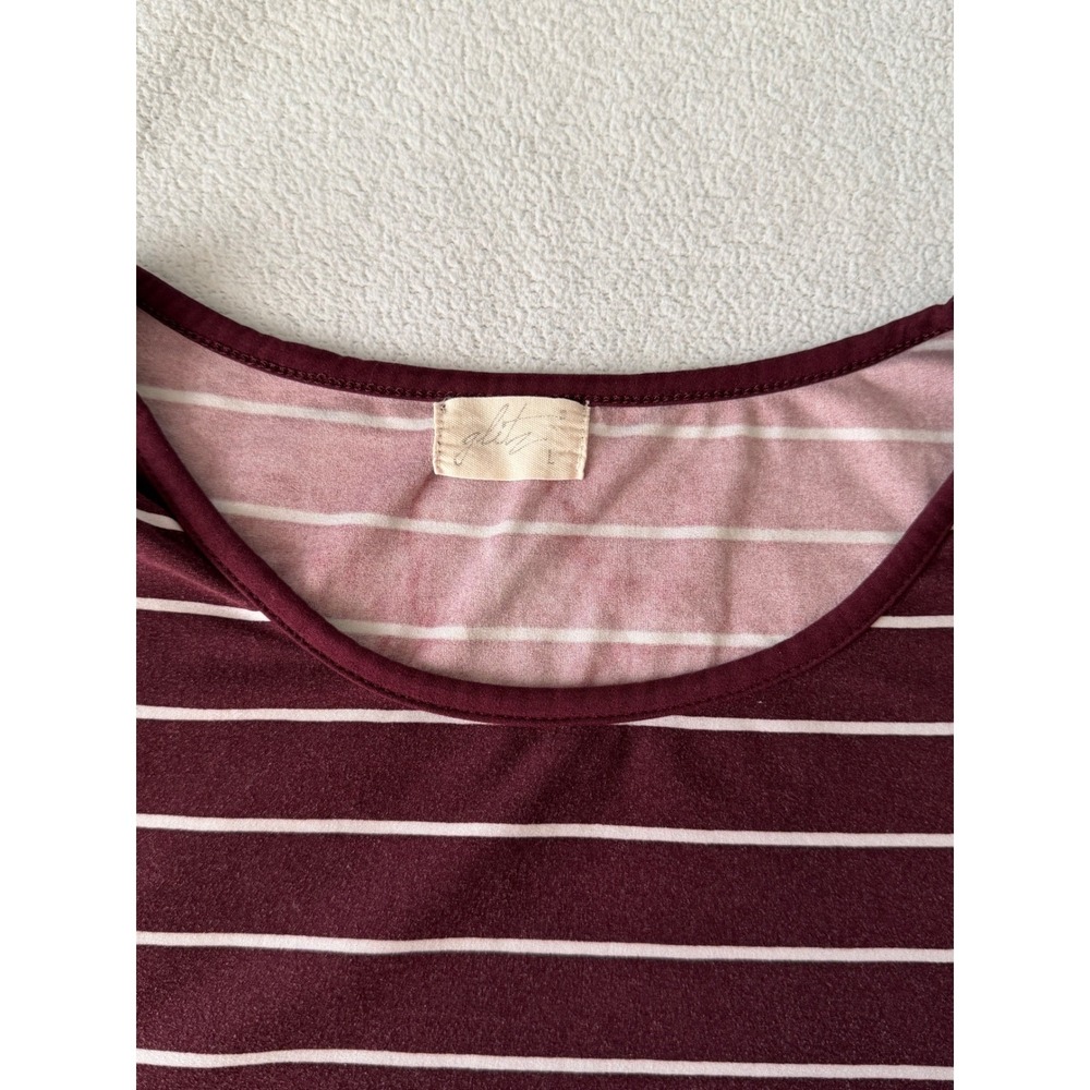 Glitz Women's Burgundy White Striped Cutout Shoulder Short Sleeve Top Size L - Picture 3 of 8
